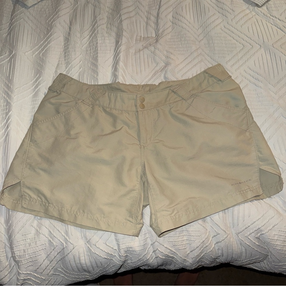 Columbia Tan Cargo Shorts Lightweight Casual Wear